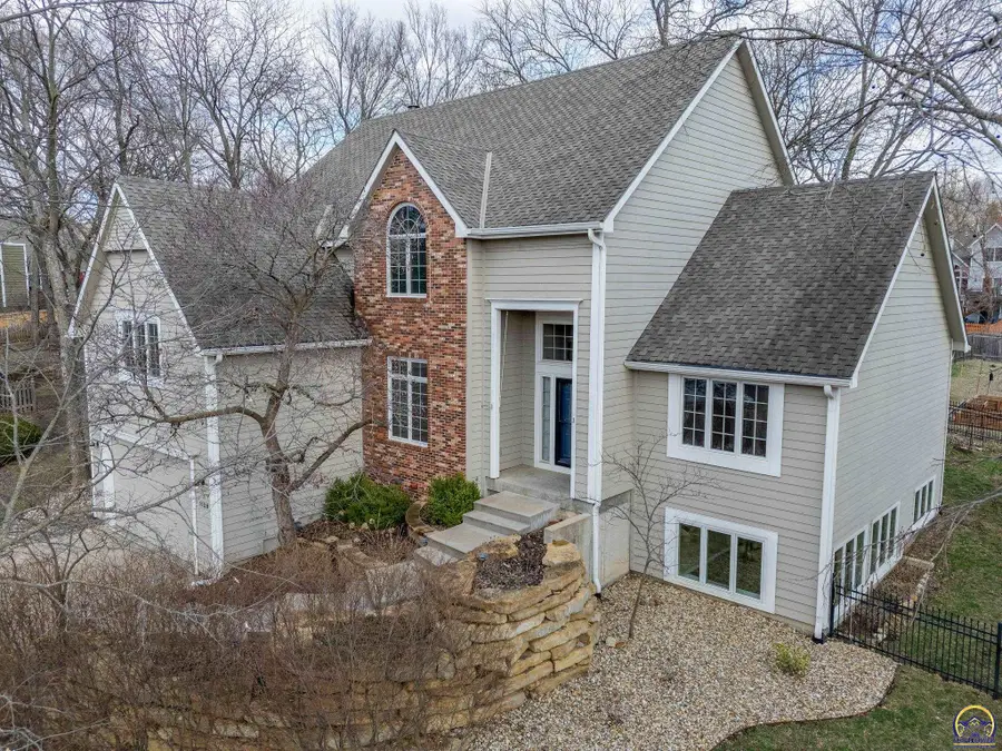 1128 Dubs Ct, Lawrence, KS 66049 - #2