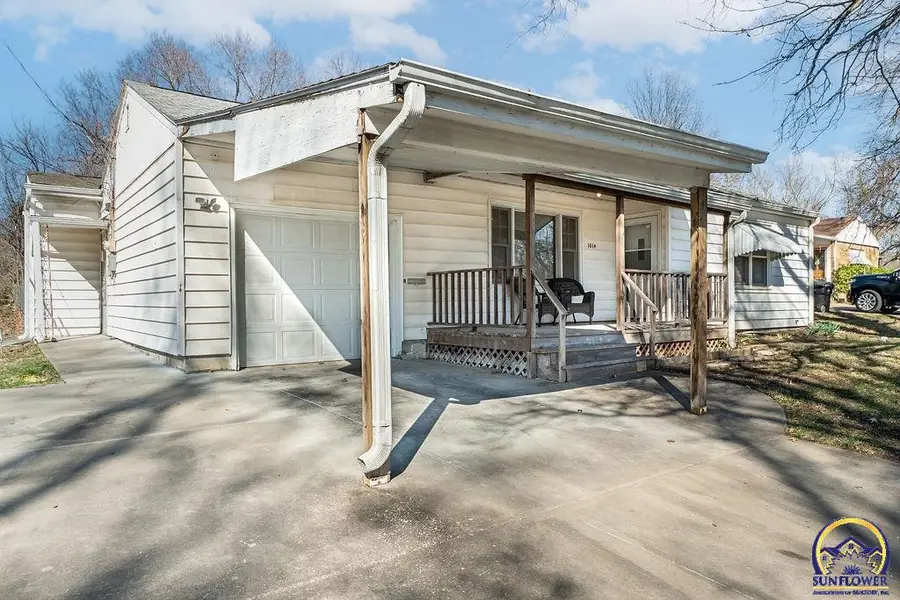 1014 SE 30th St, Topeka, KS 66605 - #3