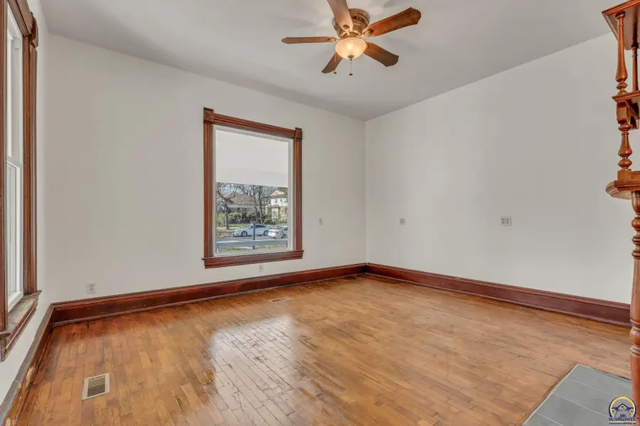 1192 SW Fillmore St, Topeka, KS 66604 - #3