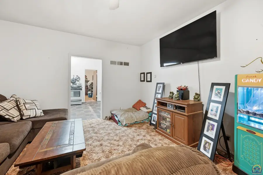 1401 SW Polk St, Topeka, KS 66612 - #3