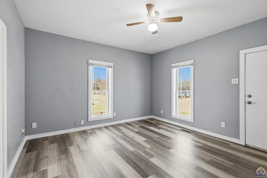1811 SE 25th St, Topeka, KS 66605 - #3