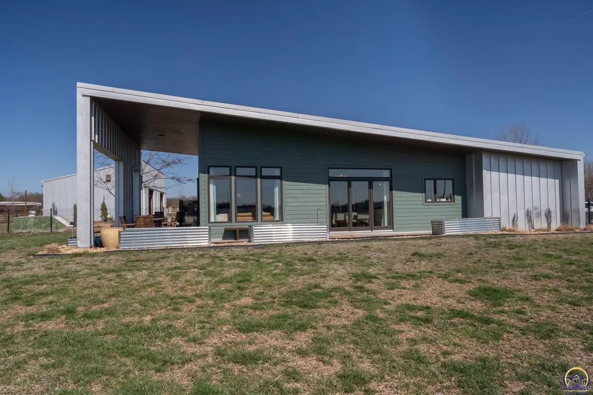 1564 N 450 Rd, Baldwin City, KS 66006 - #1