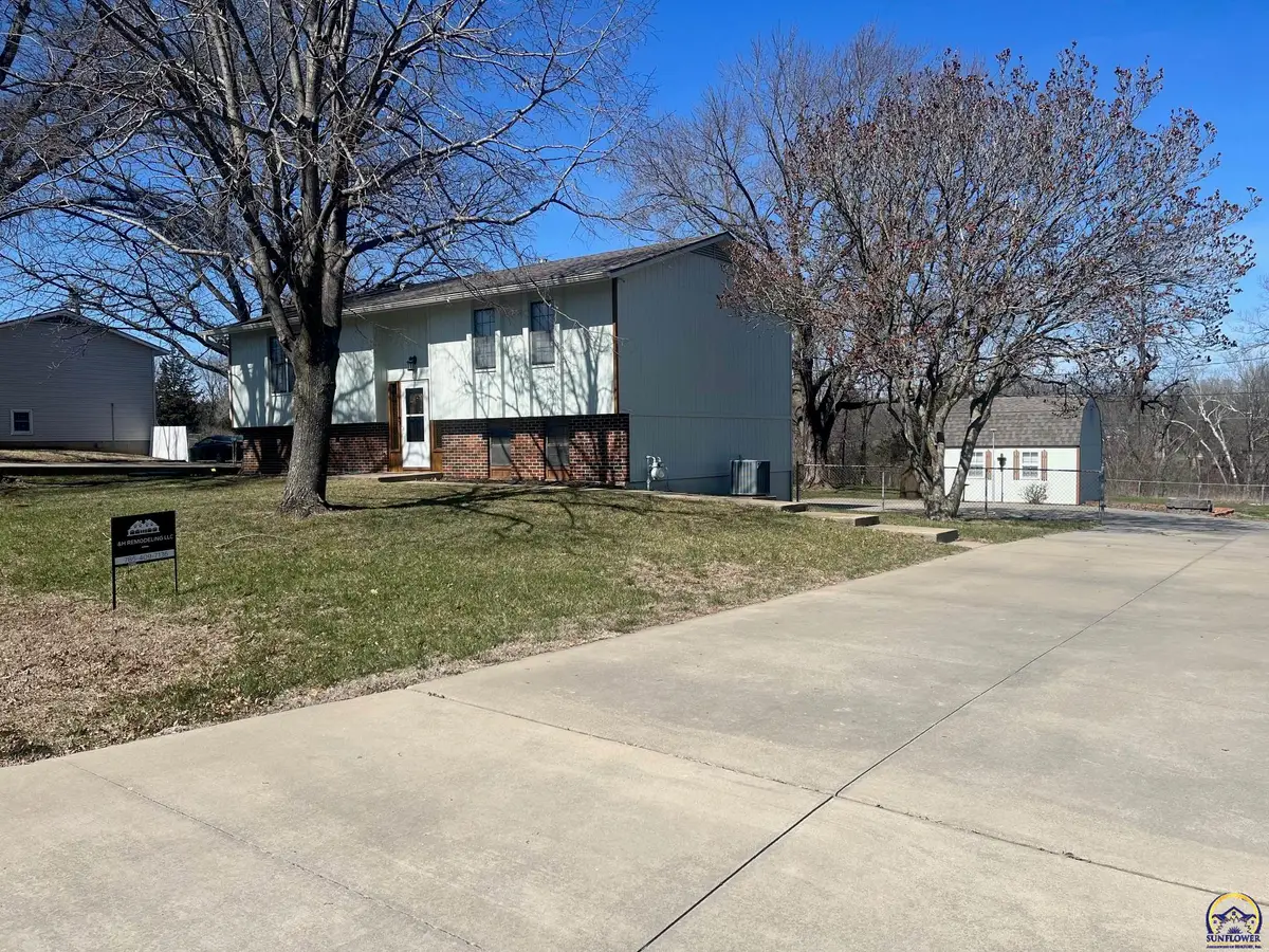 2624 NE 37th Ter, Topeka, KS 66617 - #1