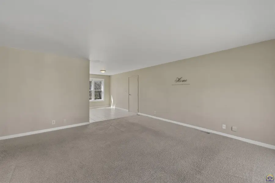 2809 SW Hillcrest Rd, Topeka, KS 66614 - #3