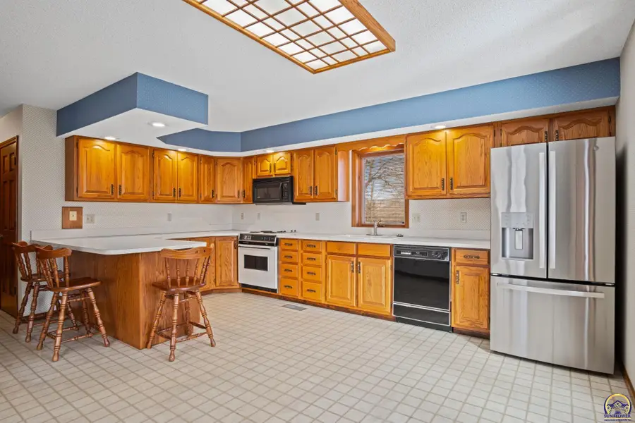 5320 SW Burlingame Rd, Topeka, KS 66609 - #2