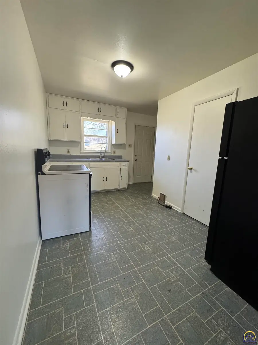 841/843 SE 14th St, Topeka, KS 66607 - #3