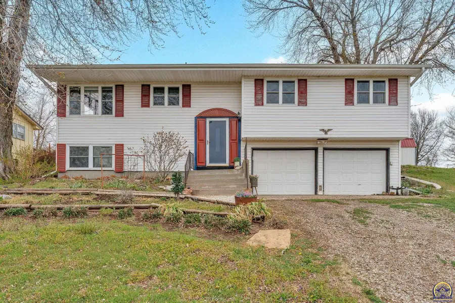 7700 Trail Rd, Meriden, KS 66512 - #2