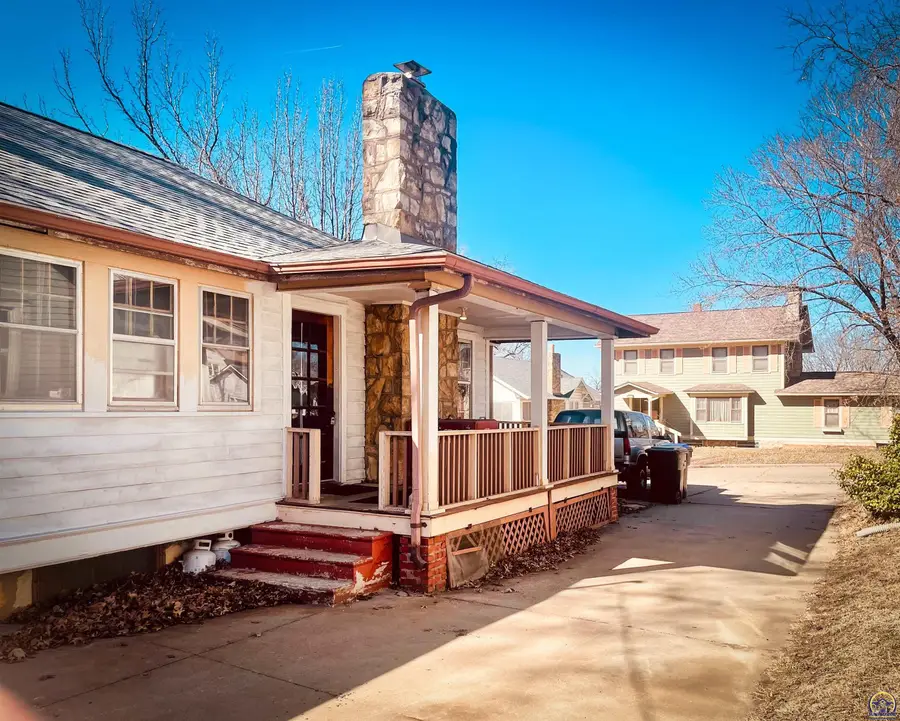 1721 NW Belvoir Ct, Topeka, KS 66606 - #2