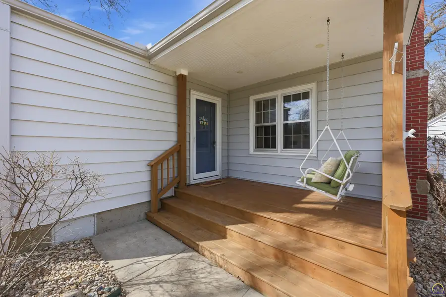 811 SE Tecumseh Rd, Tecumseh, KS 66542 - #2