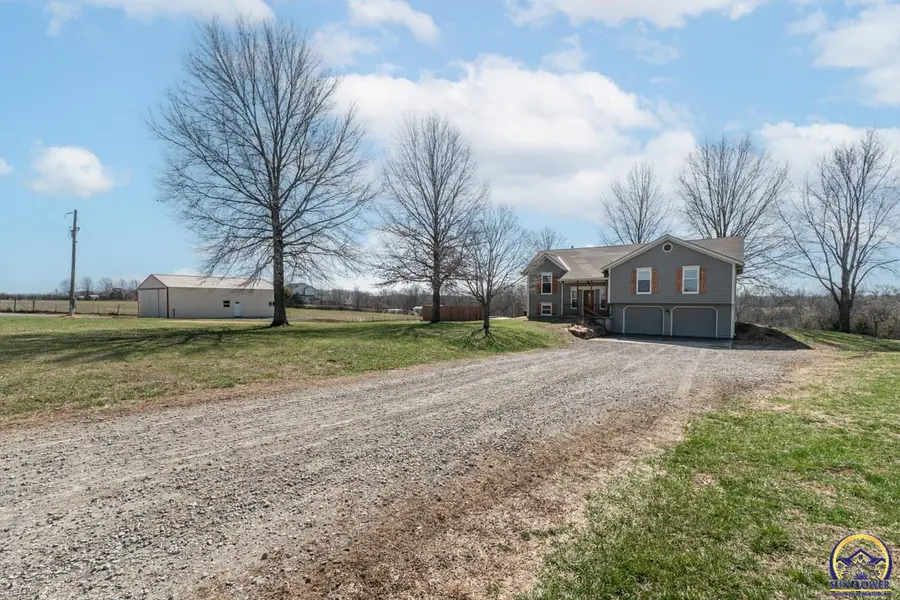 18879 Kickapoo Ridge Rd, Leavenworth, KS 66048 - #2