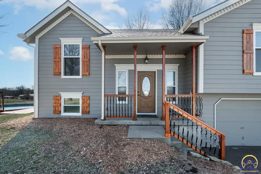 18879 Kickapoo Ridge Rd, Leavenworth, KS 66048 - #3