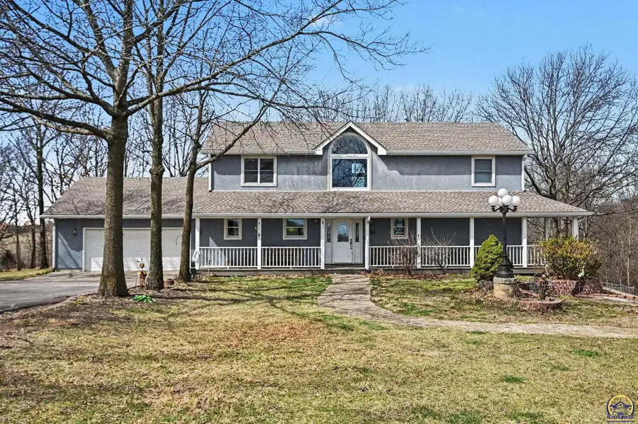 17251 Hollingsworth Rd, Basehor, KS 66007 - #2