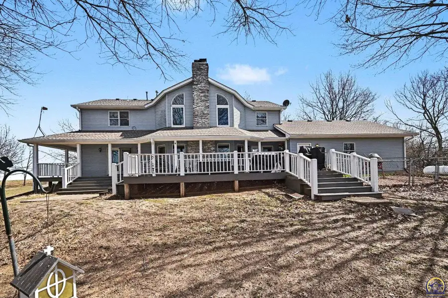 17251 Hollingsworth Rd, Basehor, KS 66007 - #3
