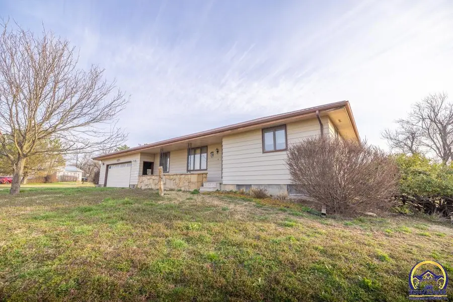1435 175th St, Eureka, KS 67045 - #3