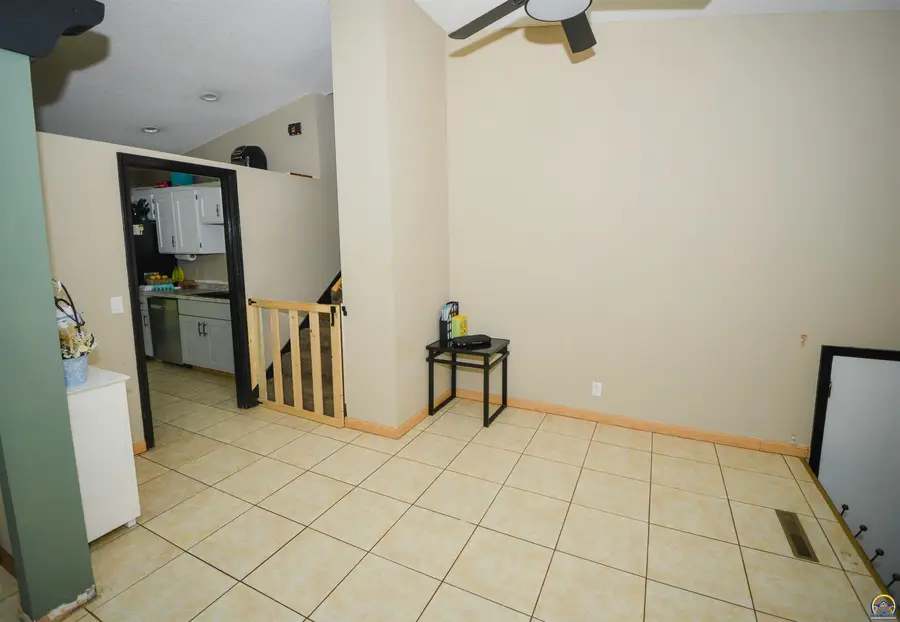 2213 W 22nd Ave, Emporia, KS 66801-7930 - #3