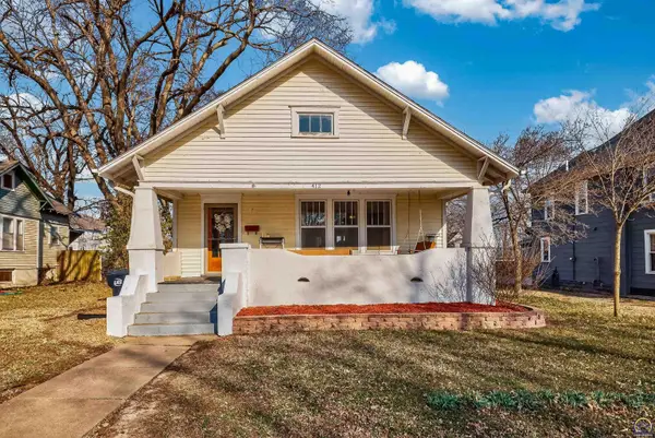 412 Iowa Ave, Holton, KS 66436