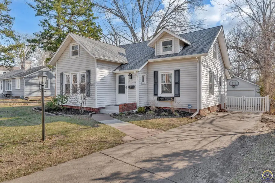 1914 SW Arnold Ave, Topeka, KS 66604 - #3