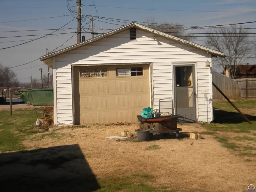 12 E 4th St, Lebo, KS 66856-0000 - #2