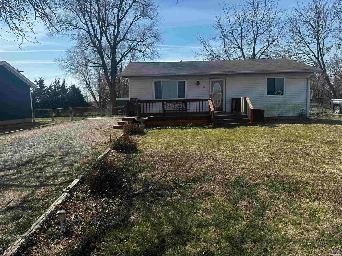 501 E Main St, Meriden, KS 66512 - #1