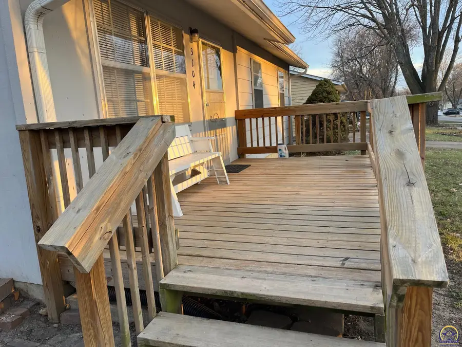 3104 SE Michigan Ave, Topeka, KS 66605 - #3