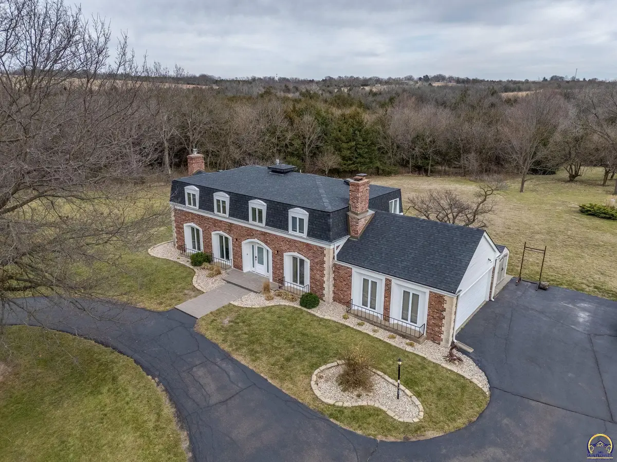 4210 Wam Teau Dr, Wamego, KS 66547 - #1