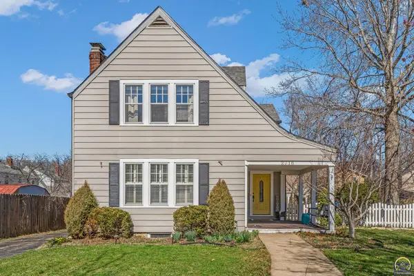 2716 SW 13th St, Topeka, KS 66604