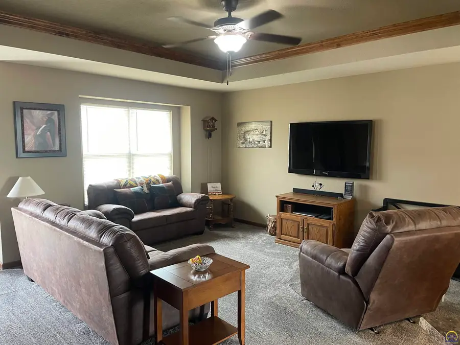 4313 SE Chisolm Rd, Topeka, KS 66609 - #2