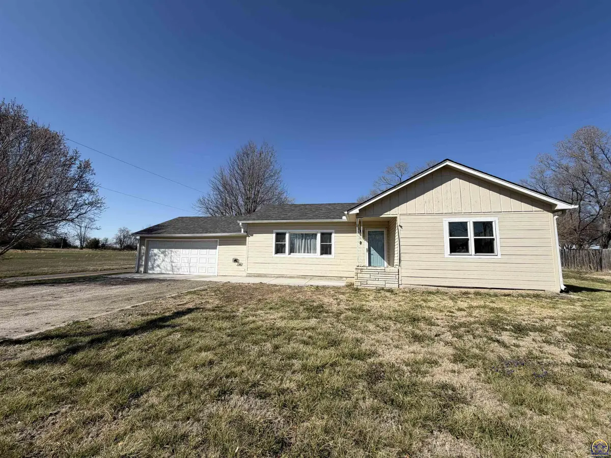 742 NW 62nd St, Topeka, KS 66617 - #1