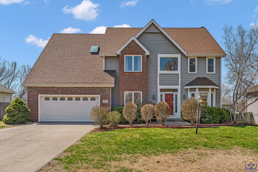 2009 Carmel Dr, Lawrence, KS 66047 - #2