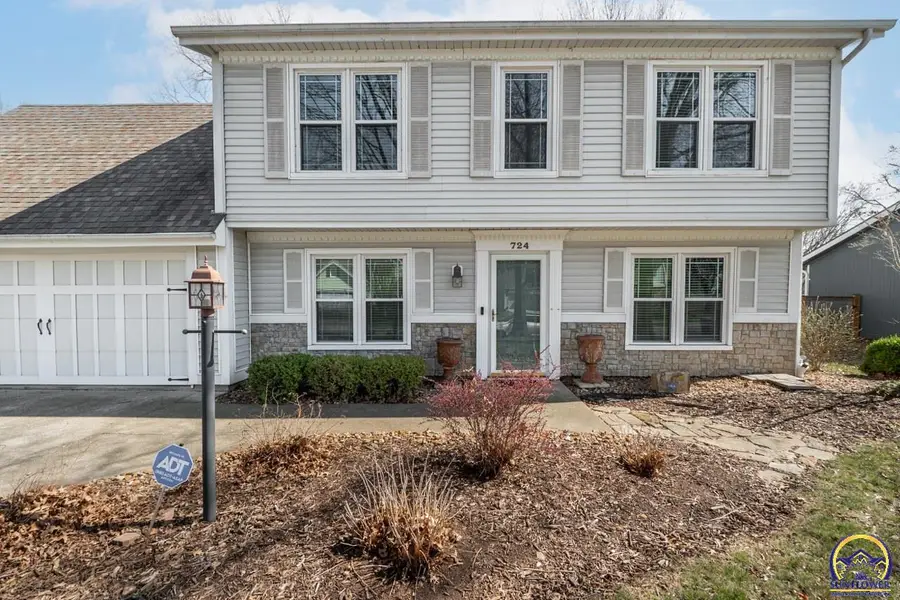 724 Eldridge St, Lawrence, KS 66049 - #2
