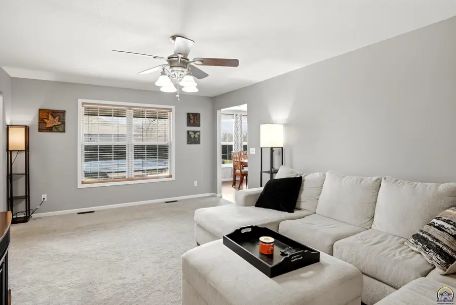 3832 NW Cherry Creek Dr, Topeka, KS 66618 - #3