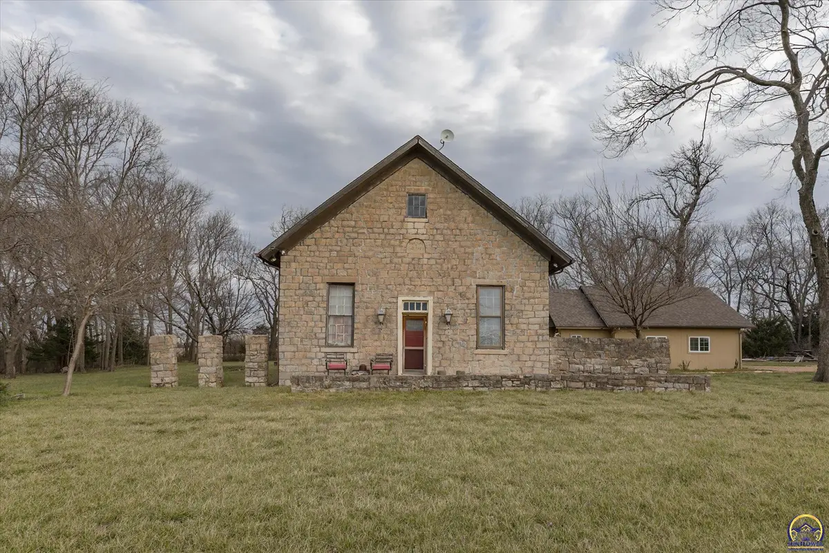 5040 E 141st St, Carbondale, KS 66414 - #1