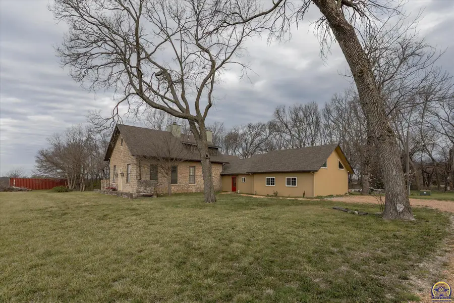 5040 E 141st St, Carbondale, KS 66414 - #2