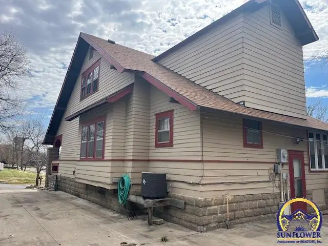 1237 Exchange St, Emporia, KS 66801 - #3