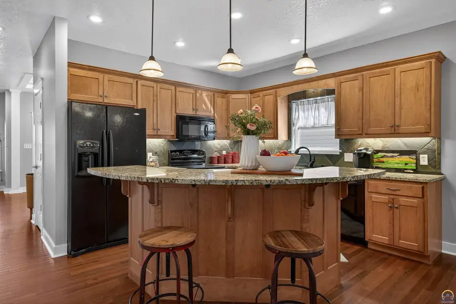 1113 SW Red Oaks Ct, Topeka, KS 66615 - #2