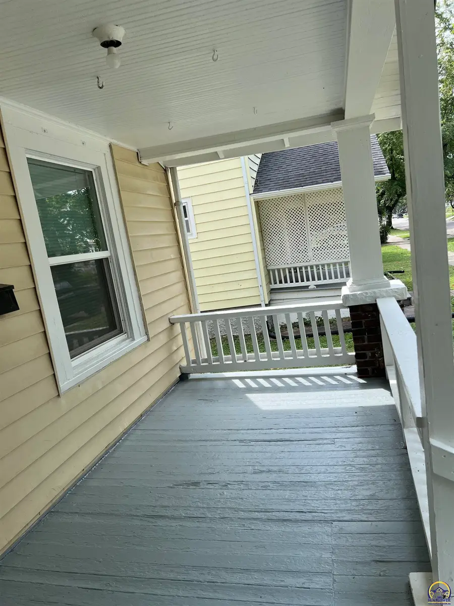 1610 SW Central Park Ave, Topeka, KS 66604 - #2