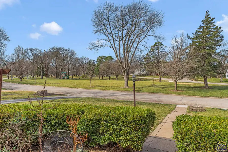 1272 SW Lakeside Dr, Topeka, KS 66604 - #3