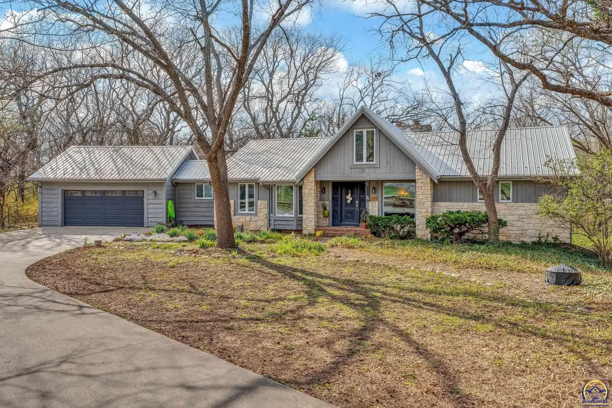 2331 SE Libra Ave, Topeka, KS 66605 - #1