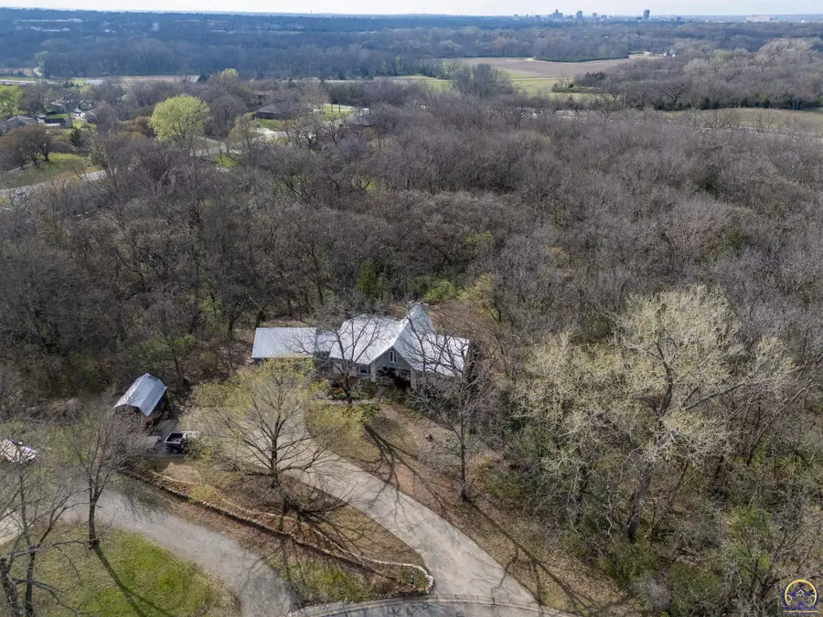 2331 SE Libra Ave, Topeka, KS 66605 - #2