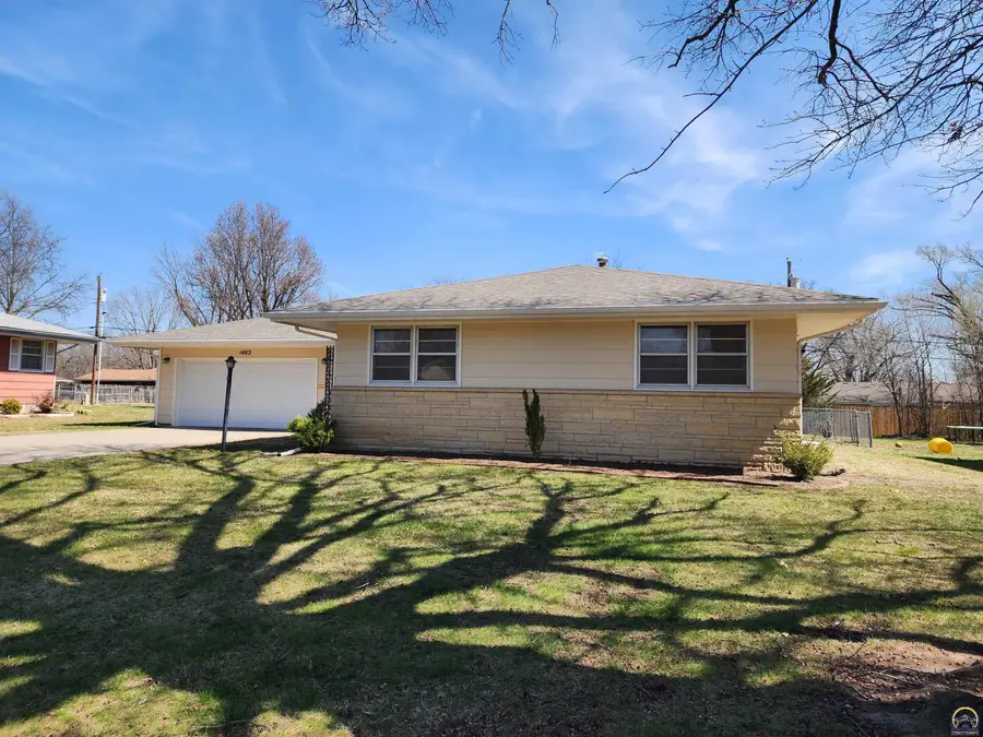1402 Luther St, Emporia, KS 66801 - #2