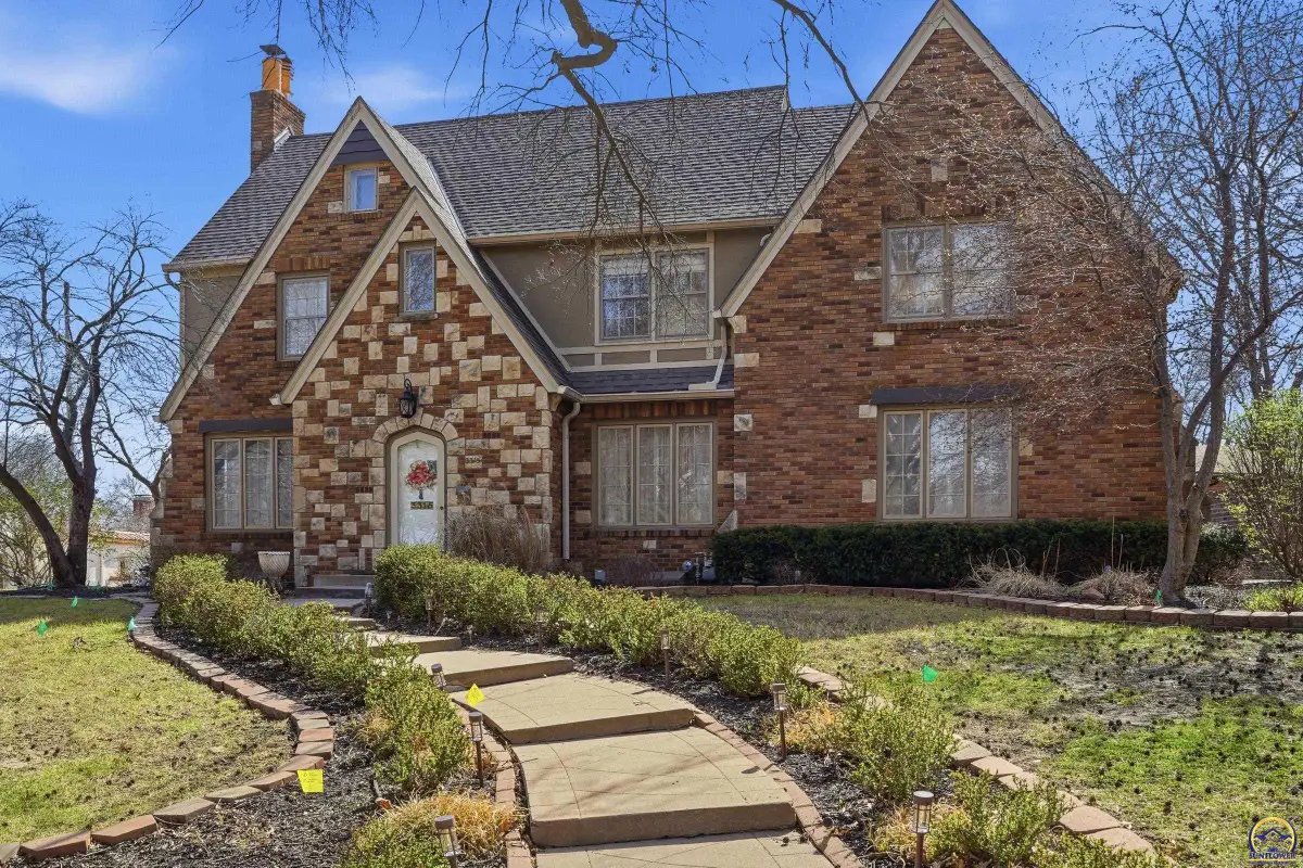 3315 SW 15th St, Topeka, KS 66604 - #1