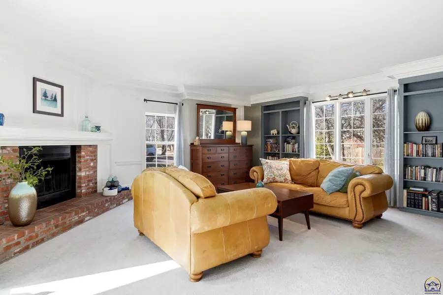 3315 SW 15th St, Topeka, KS 66604 - #3