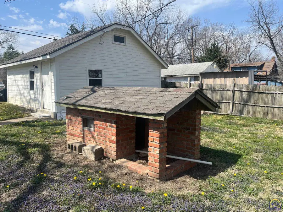 2521 SE Michigan Ave, Topeka, KS 66605 - #3