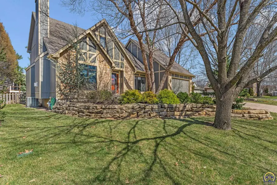 908 Easy St, Lawrence, KS 66049 - #3