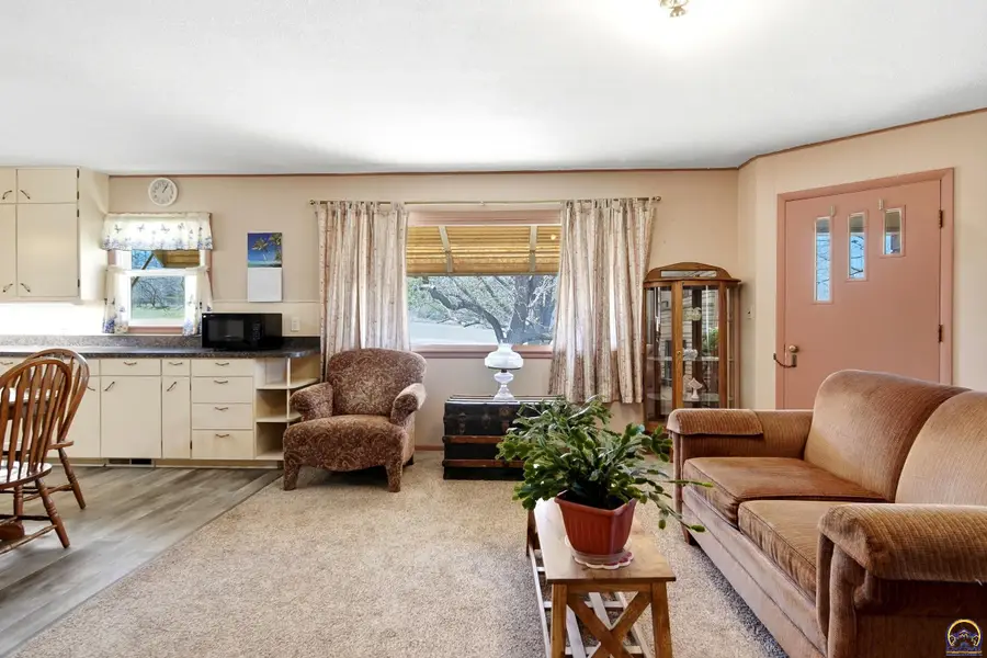 133 E 141st St, Carbondale, KS 66414 - #3