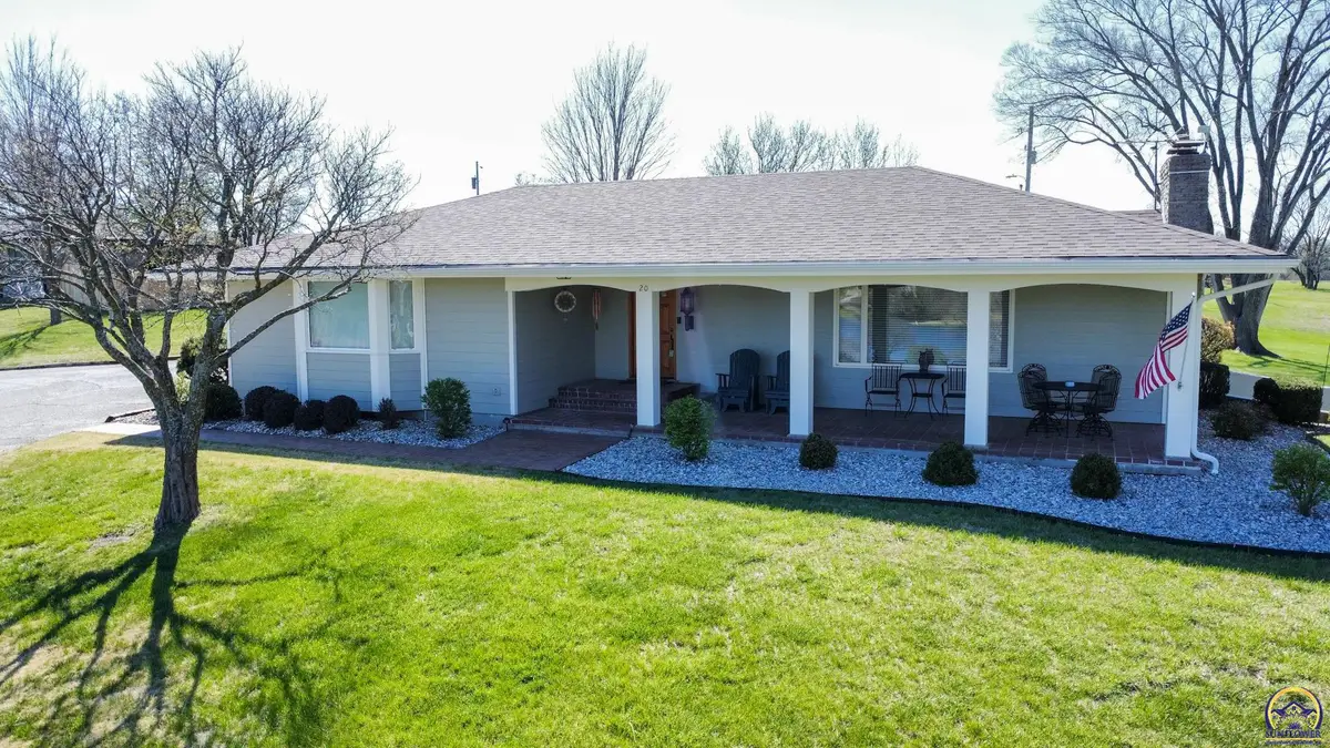 20 Lakeshore Dr, Emporia, KS 66801 - #1