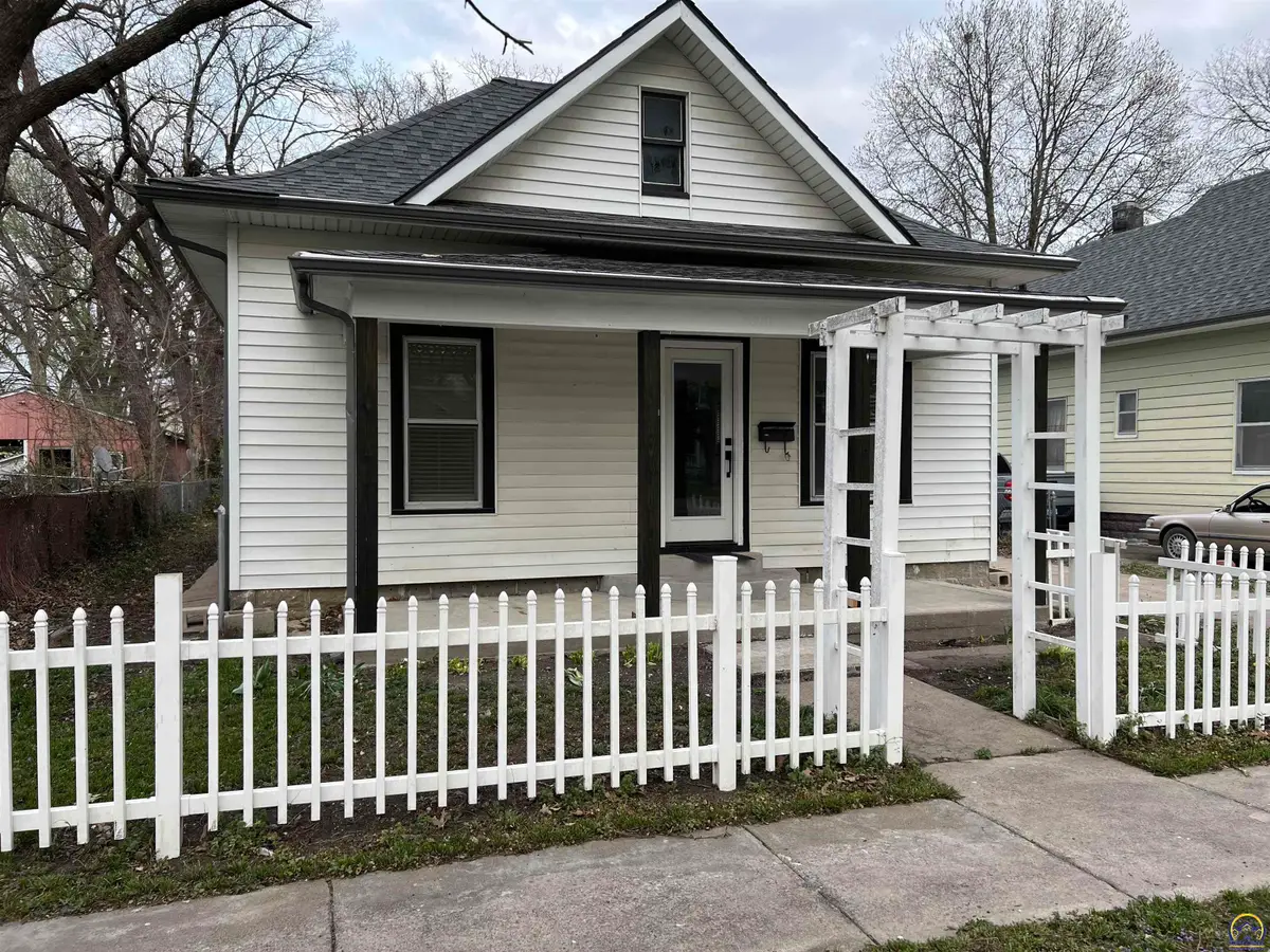 510 Cottonwood St, Emporia, KS 66801 - #1