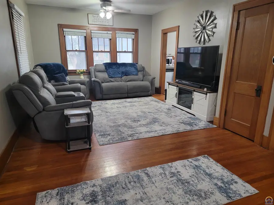 525 S Exchange St, Emporia, KS 66801-4964 - #3