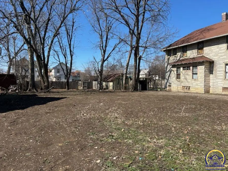 1115 SW Horne St, Topeka, KS 66604 - #2