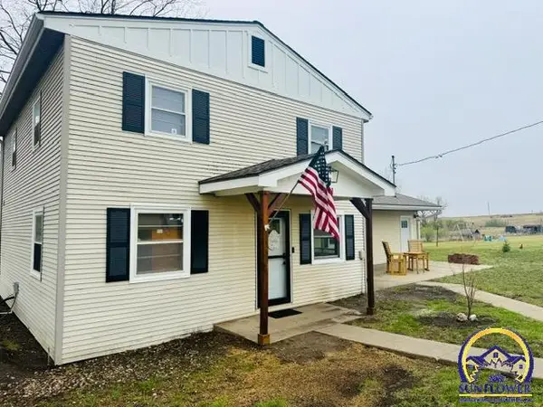 10481 T4 Rd, Hoyt, KS 66440